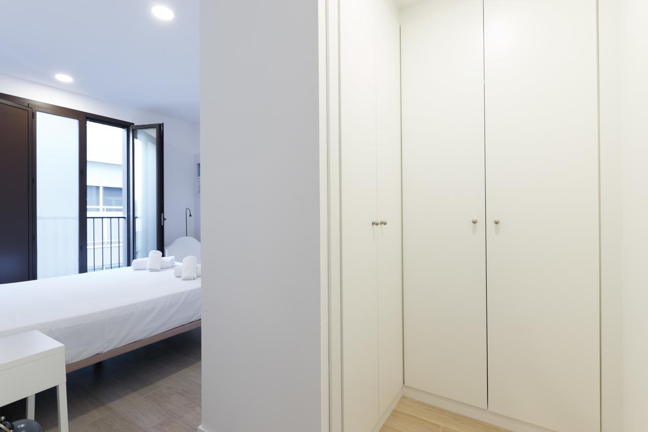 Apartments Madrina Valencia Exterior photo