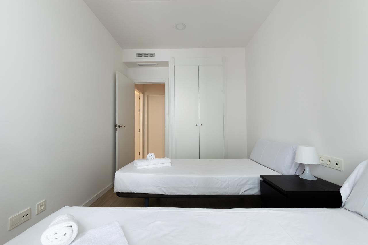 Apartments Madrina Valencia Exterior photo