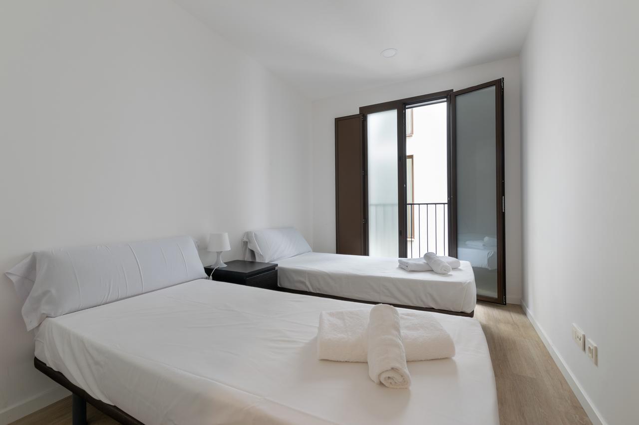 Apartments Madrina Valencia Exterior photo