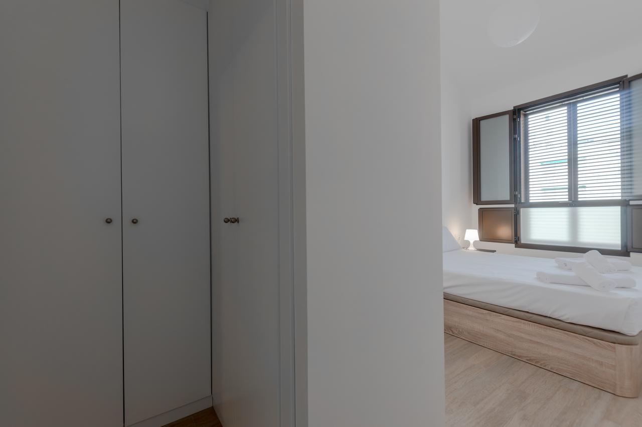 Apartments Madrina Valencia Exterior photo